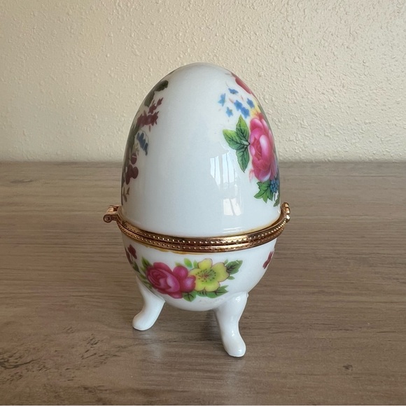 Vintage Porcelain Egg Trinket Box Jewelry Holder Floral Hinged Decor - Picture 4 of 10